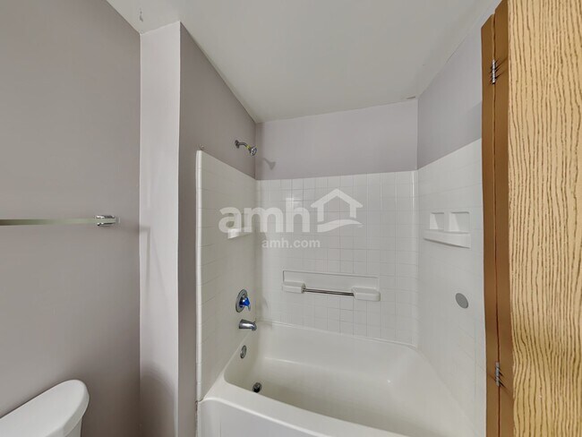 Building Photo - 2717 Avalon Ln