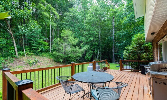 Building Photo - 26 Indian Knob Rd