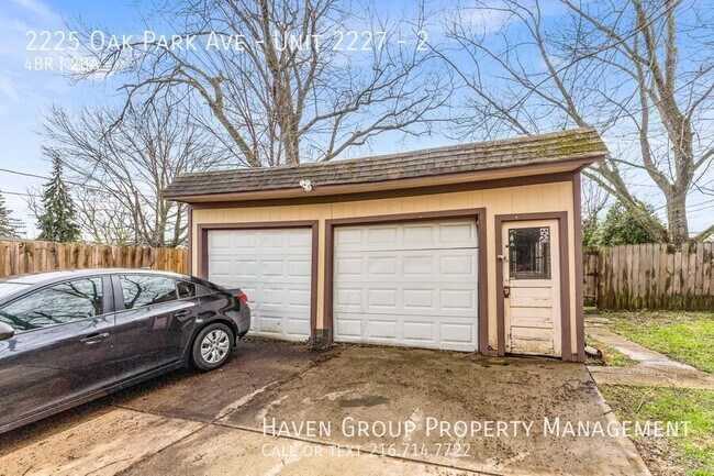 Building Photo - 2225 Oak Park Ave