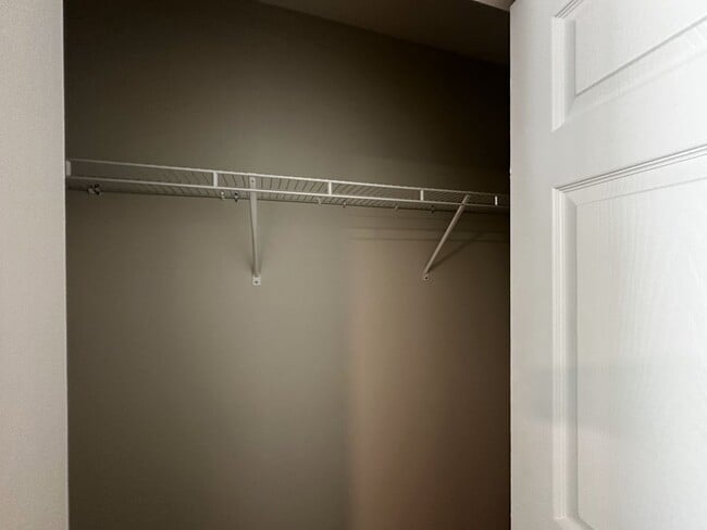 Building Photo - STUDIO APARTMENT PRE-LEASING FOR AUGUST 10 2026!