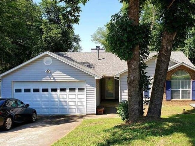 Building Photo - 3911 Landover Dr