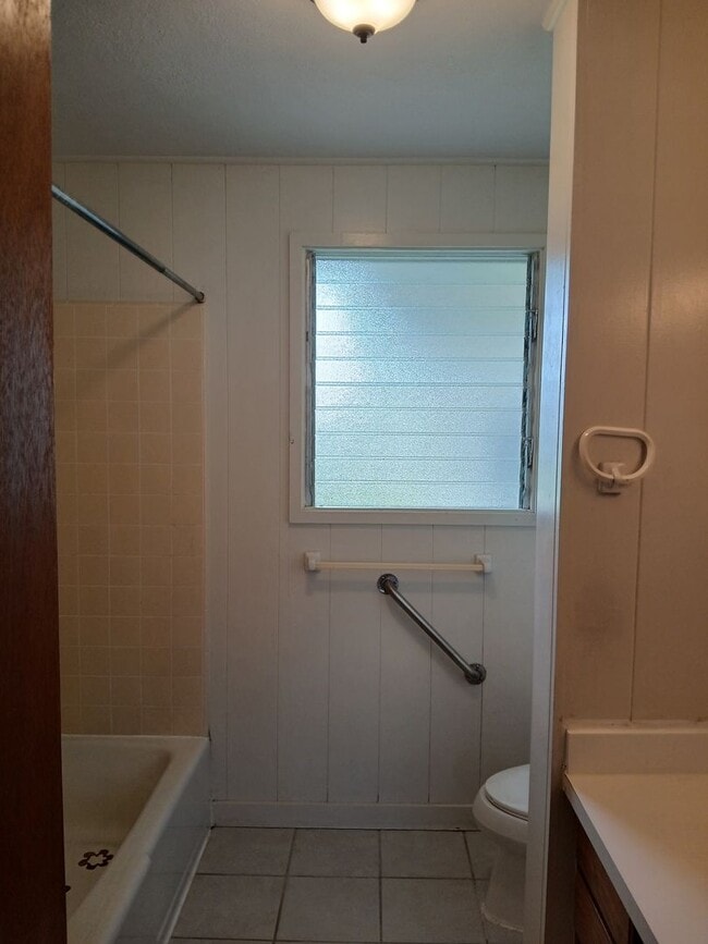 Building Photo - Charming 3BR/1.5BA Home in Pepe'ekeo