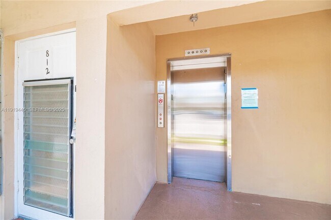 Building Photo - 5800 Margate Blvd