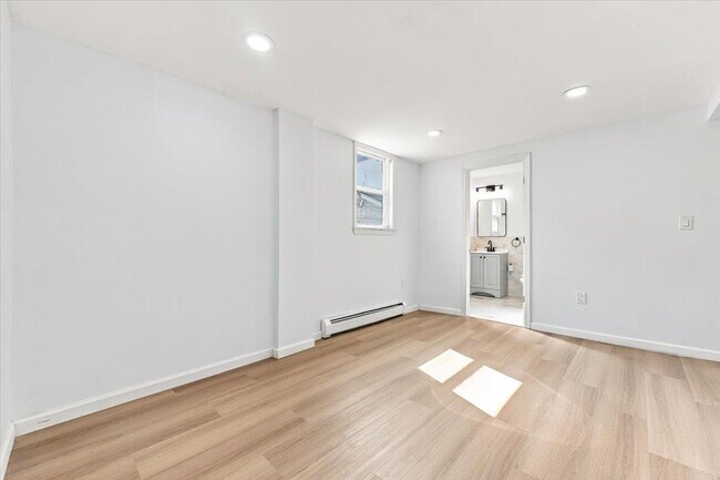 Building Photo - 149 37th St