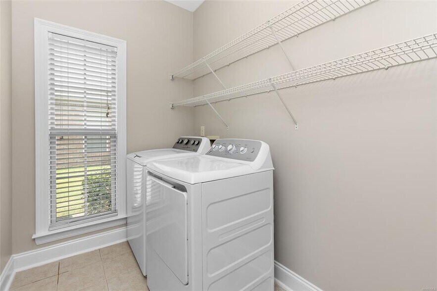 Building Photo - 9729 Helmsley Cir