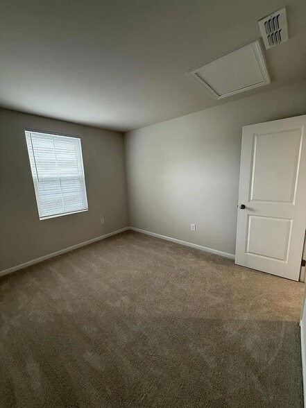 Building Photo - 60 Ventasso Dr