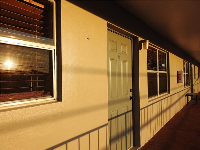 Building Photo - 1600 NE 3rd Ave