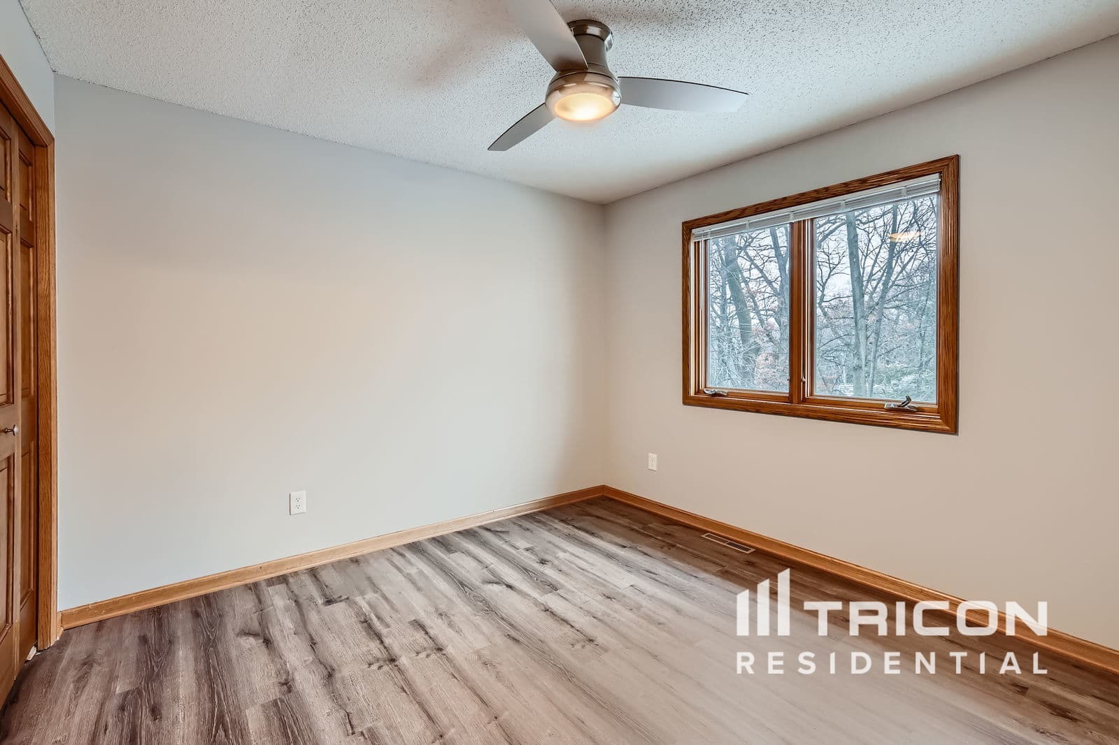 Building Photo - 5585 Rosewood Ln