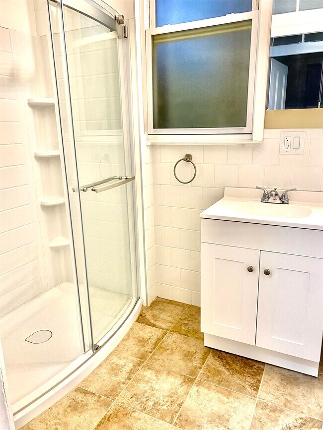 Building Photo - 46 Prescott St