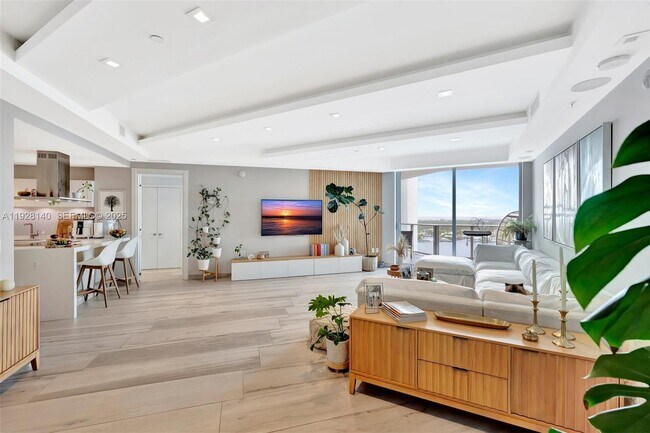 Building Photo - 17111 Biscayne Blvd