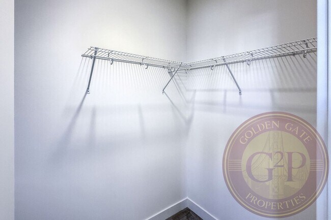 Building Photo - SF Shipyard - 3 BR, 2.5 BA Townhouse 1,634...