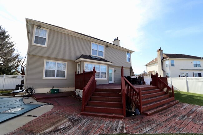 Building Photo - 2969 Columbia Dr