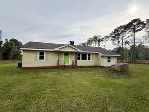 Building Photo - Coming Soon! Masonboro-south Wilmington location charming country home