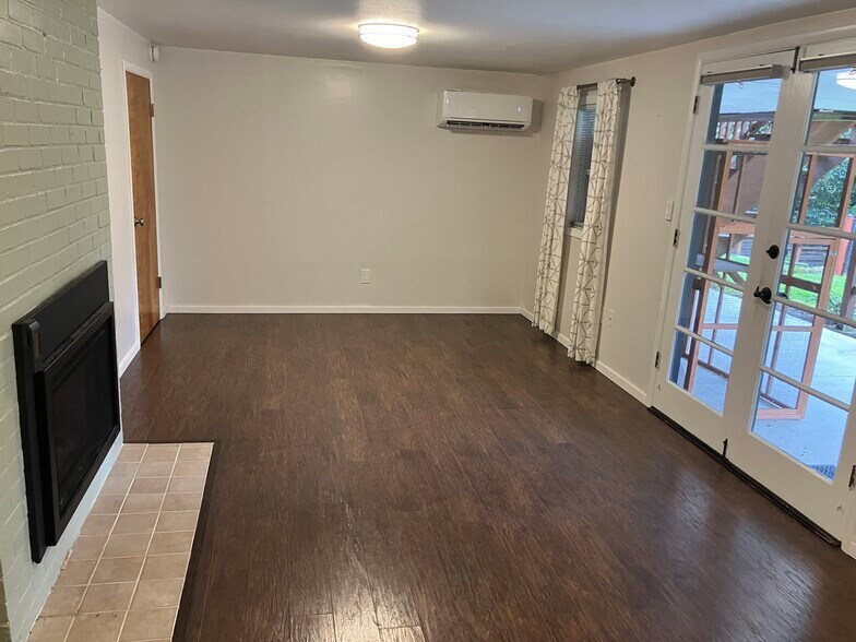 Building Photo - 9416 SW View Point Ter