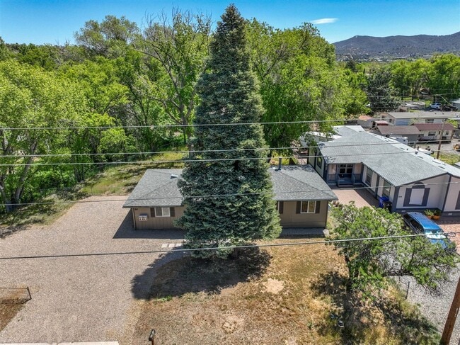 Building Photo - Huge Backyard Close to Downtown Prescott!