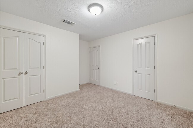 Building Photo - 11818 Snowberry Dr