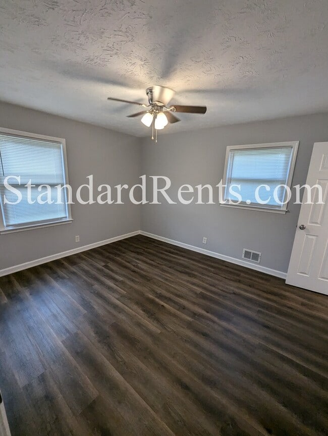 Building Photo - 2591 Kings Cir NW