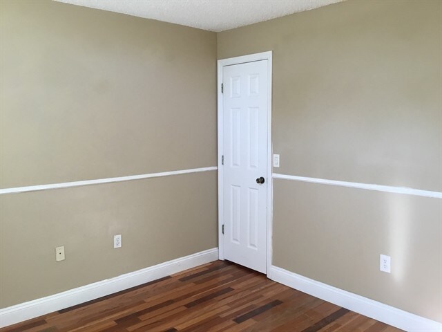 Building Photo - 1667 Vista Lake Cir