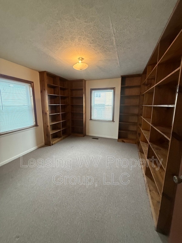 Building Photo - 2806 Putnam Ave