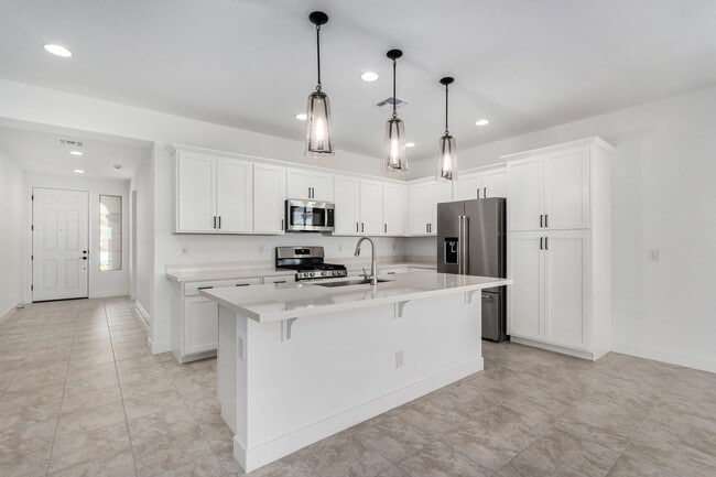 Building Photo - 14807 W Soft Wind Dr