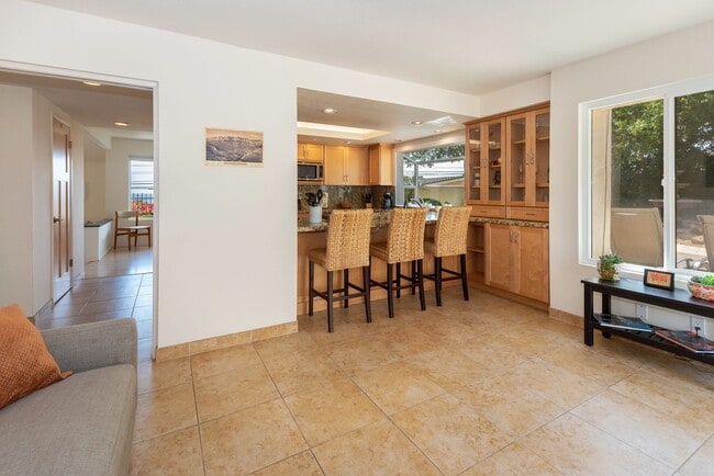 Building Photo - Fully Furnished Vacation Rental on the Mesa with Ocean Views! (Available 7/7/26- 11/30/26)