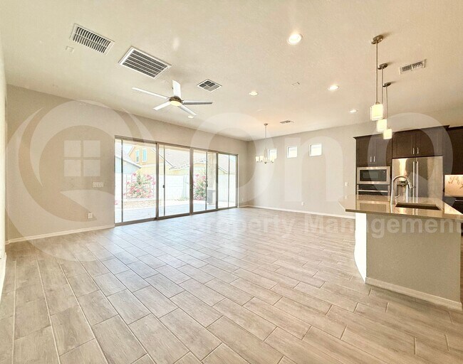 Building Photo - 4156 E Bernice St