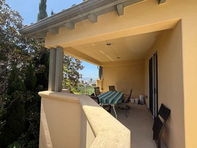 Building Photo - Beautiful 3BD 3.5BA House in La Jolla