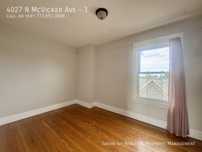 Building Photo - 4027 N McVicker Ave