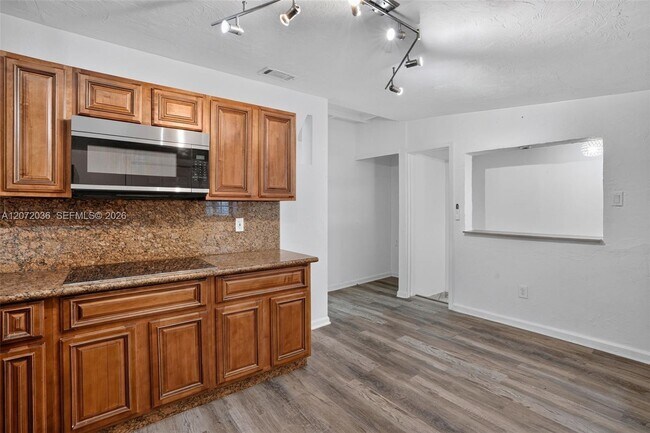 Building Photo - 3375 SW 29th Terrace