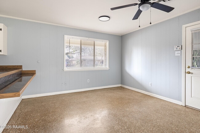 Building Photo - 207 Ashwood Dr