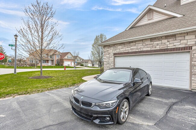 Building Photo - 4666 Sagewood Cir