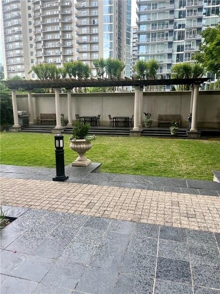 Building Photo - 199 14th St NE