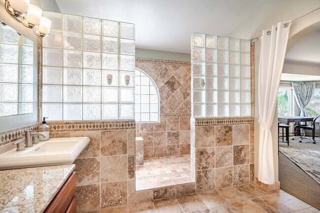 Building Photo - 8169 Sedona Sunrise Dr