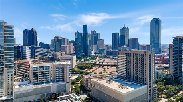 Building Photo - 2408 Victory Park Ln