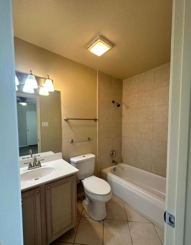 Building Photo - 3 BD/2.5 BA AVAILABLE IN GATED COMMUNITY I...