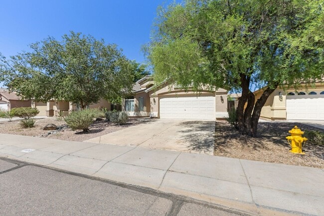 Building Photo - Spacious 2 Story 4 Bedroom 2.5 Bath Home L...