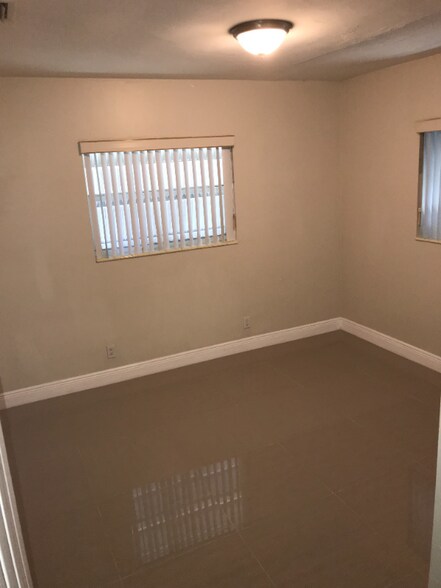 Building Photo - 1306 S 29th Ave