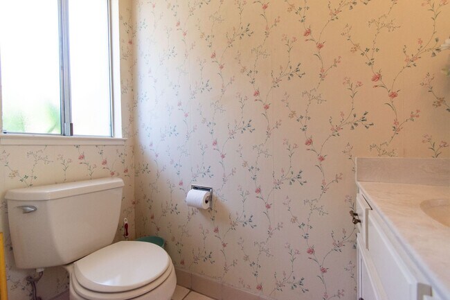 Building Photo - Spacious and Bright Townhome in Amazing Park like Community with Cupertino Schools and Large 2 Ca...