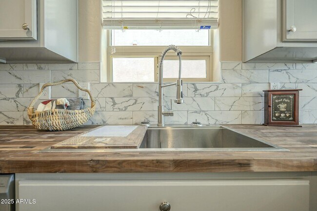 Building Photo - 4582 E Jadeite Dr