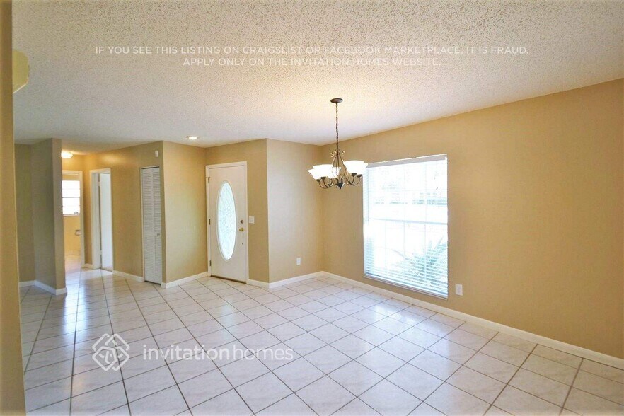 Building Photo - 1624 Carter Oaks Dr