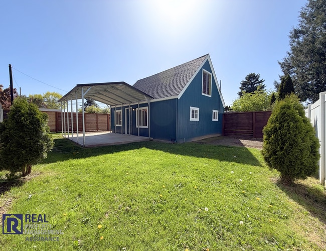 Building Photo - Charming Updated Studio Home with Fenced Yard in Beaverton