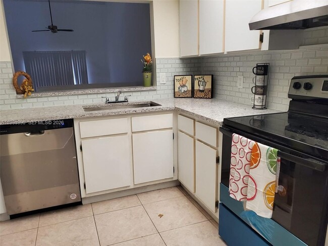 Building Photo - 4206 SW 87th Terrace