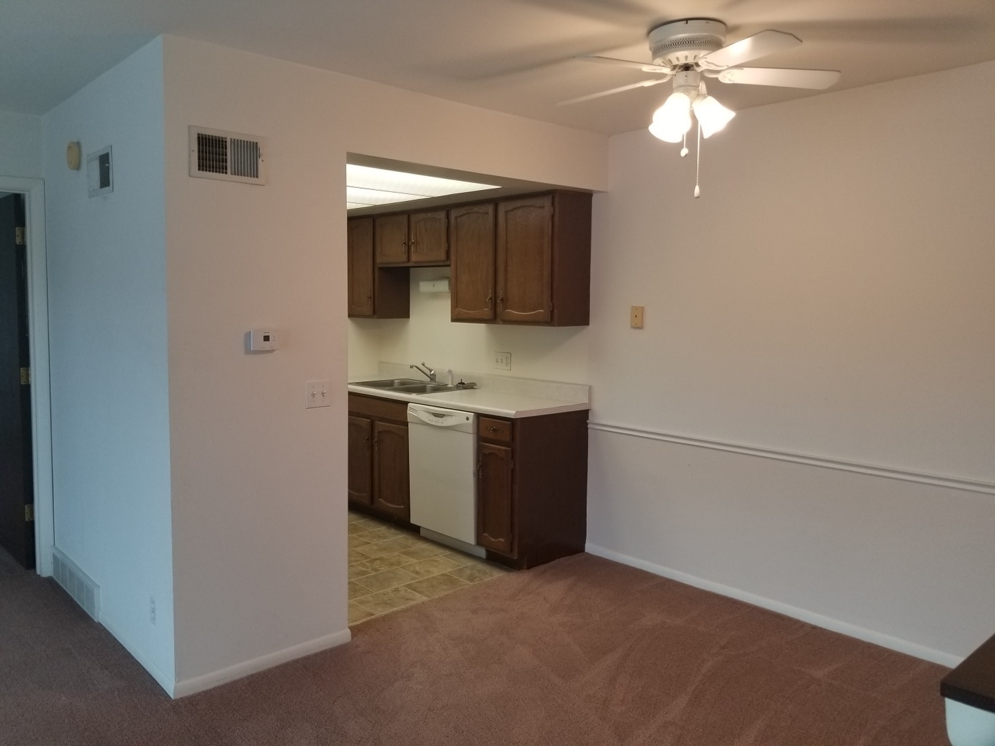 Building Photo - 6558 Kingsbridge Dr