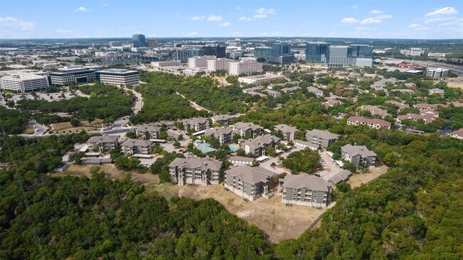 Building Photo - 2320 Gracy Farms Ln