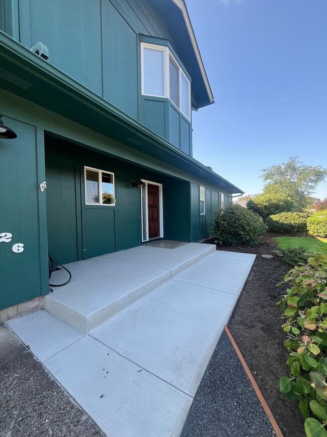 Building Photo - 5-Bedroom 2-Bathroom home in Coburg