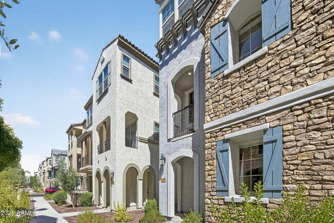 Building Photo - 1725 E Chelsea Ln