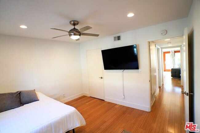 Building Photo - 2016 Euclid St