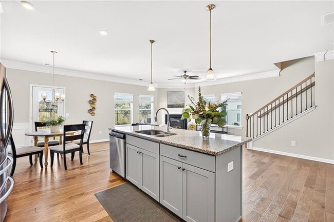 Building Photo - 133 Madison Bend