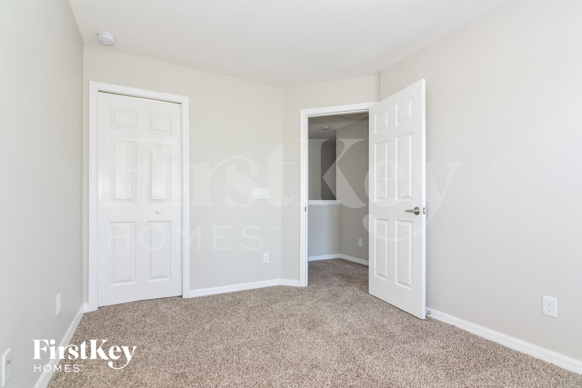 Building Photo - 7847 Foxgrove Dr