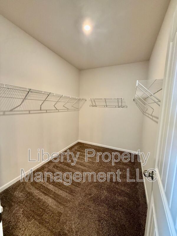 Building Photo - 145 Deodora Ln